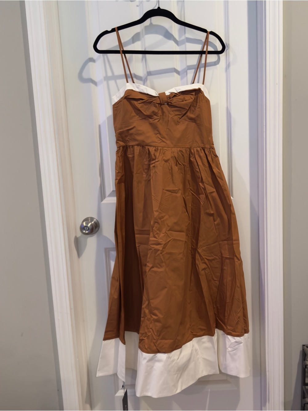 ASTR Tan Contrast-Trim Sweetheart Midi Dress - Picture 3 of 15